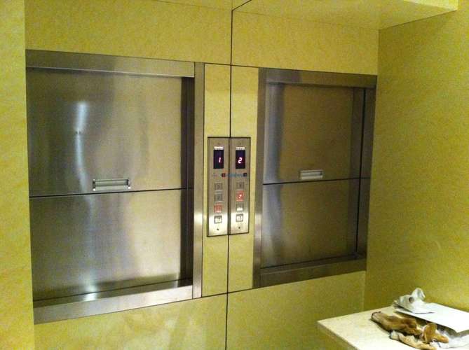 杂物电梯